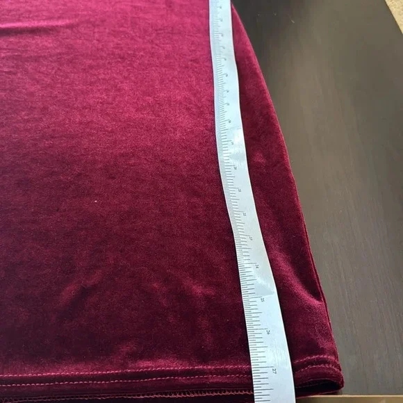 Missguided - Velvet Halterneck Bodycon Dress Burgundy. 6 - Picture 8 of 8